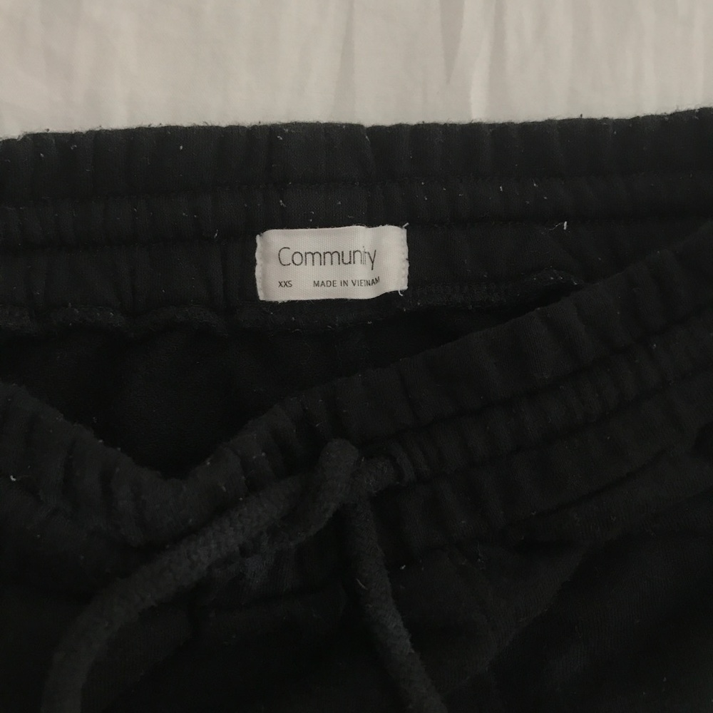 Shorts - Picture 3 of 3